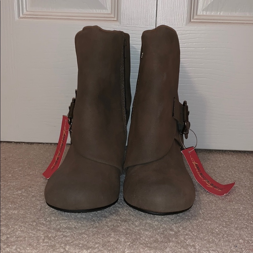 Suede boots